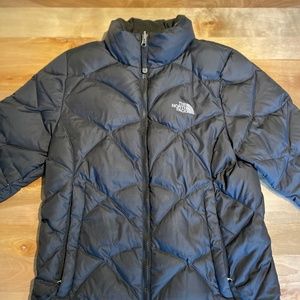 Womens Black North Face 550 puffer